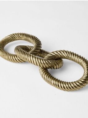 STUDIO MCGEE NWT cast metal aluminum links